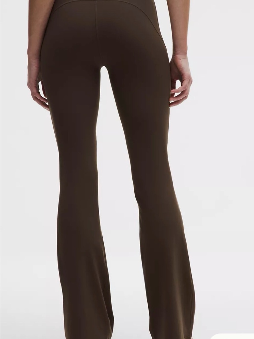 lululemon Groove Nulu High-Rise Flared Pant
Short walnut Crunch